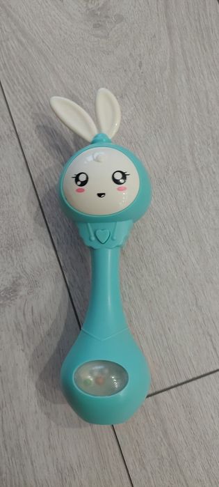 Zabawka dla niemowlaka na baterie