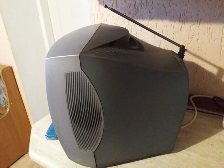 Sprzedam telewizor marki " PHILIPS ".