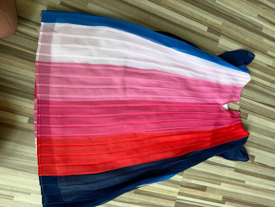Фирменное летнее платье Tommy Hilfiger Платье на девочку Рост 104-110