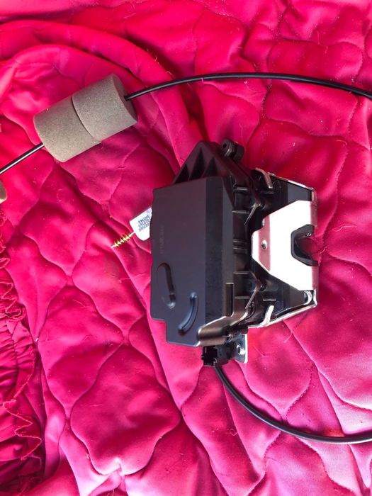 Продам замок багажника mersedes ml, gl w164, x164