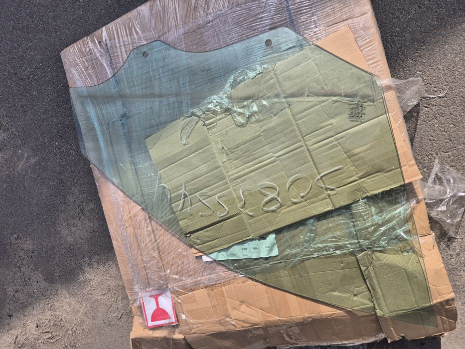 Скло стекло бокове Volvo xc90