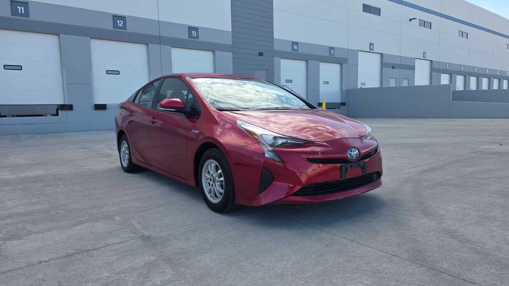 Toyota Prius Four      2017