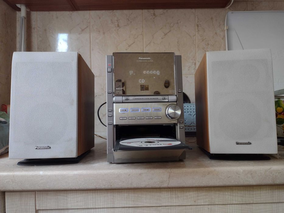 Муз центр PANASONIC SA-PM28  на один лоток. Видео