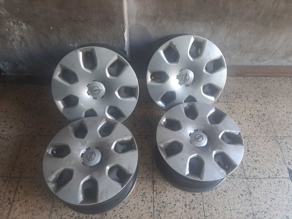 Jantes de Ferro 16 5X115 com Tampões Opel Astra J