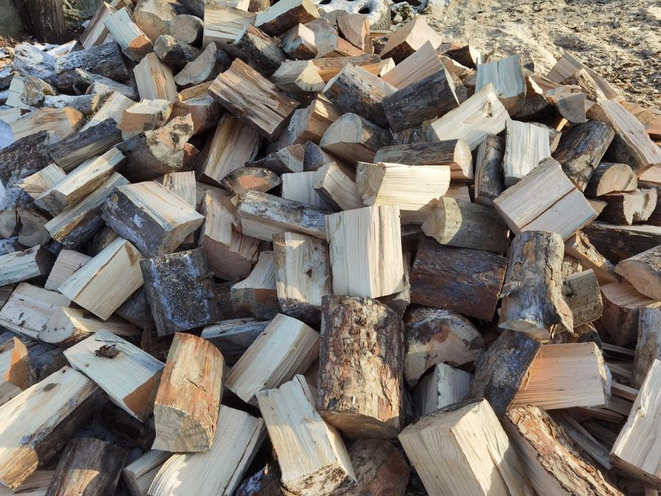 Drewno opałowe liściaste dąb buk brzoza suche