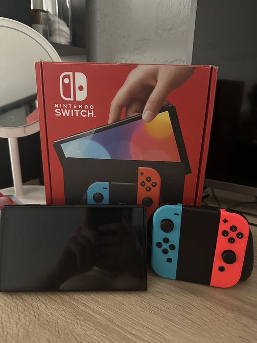 Nintendo Switch OLED (б/в, стан ідеал)