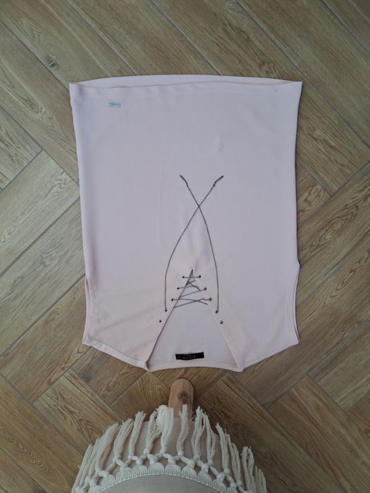 Elegancka bluzka z łańcuszkiem xs