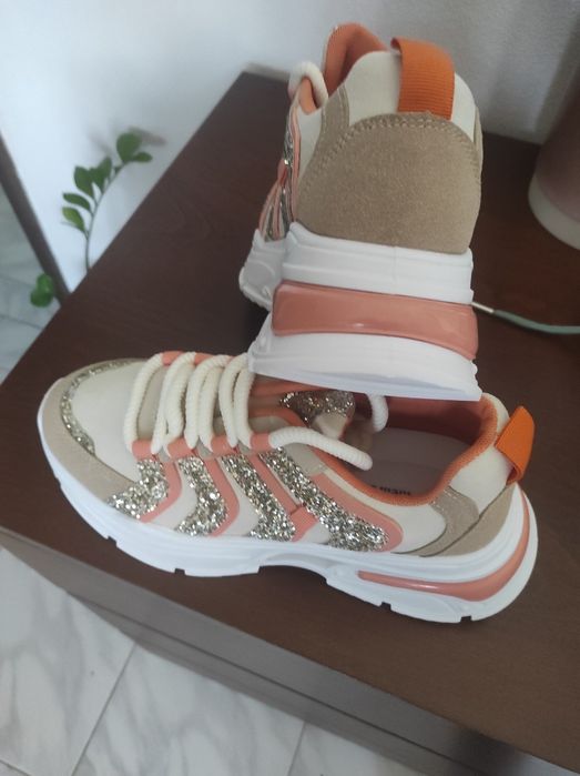 Tênis senhora novas