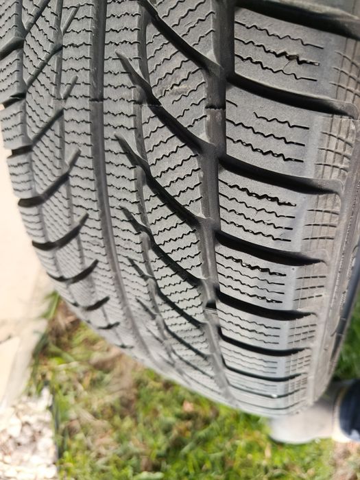 Opony zimowe goodride r18