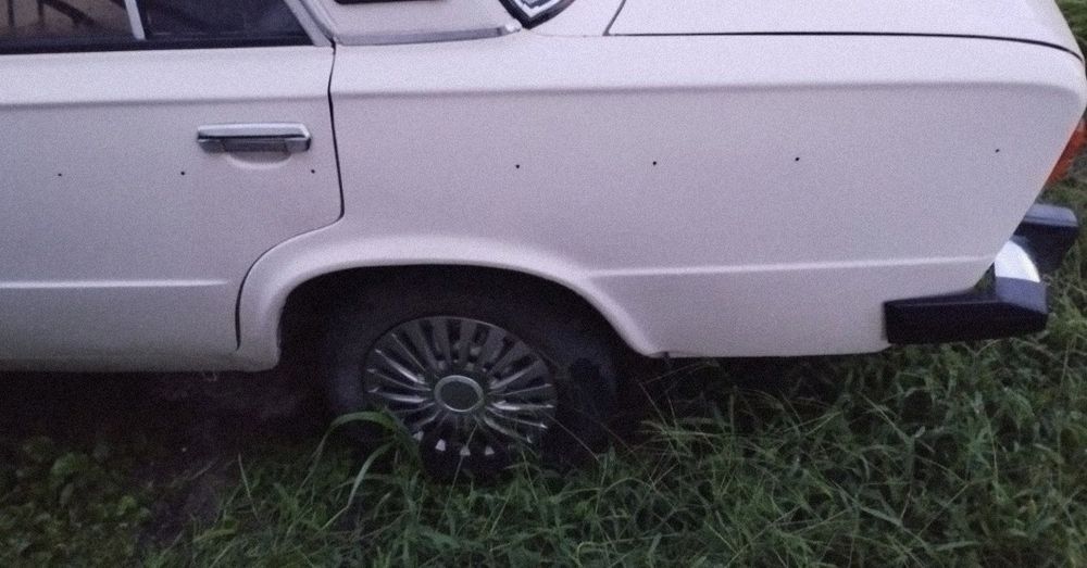 Автомобіль ВАЗ 2106