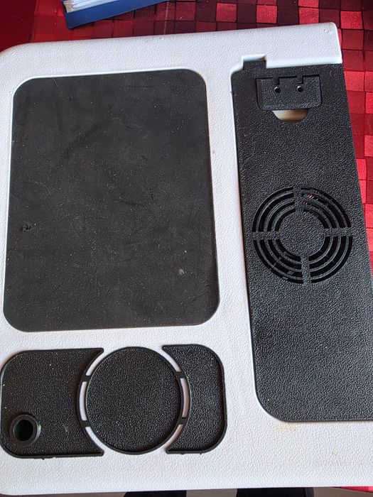 Комп'ютерний столик для ноутбука з usb вентиляцією