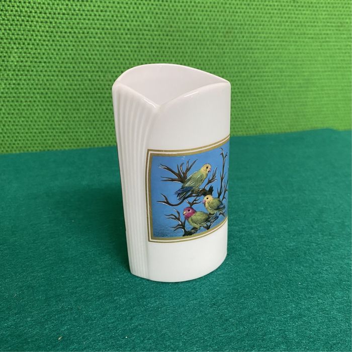 Jarra pequena de decoração antiga