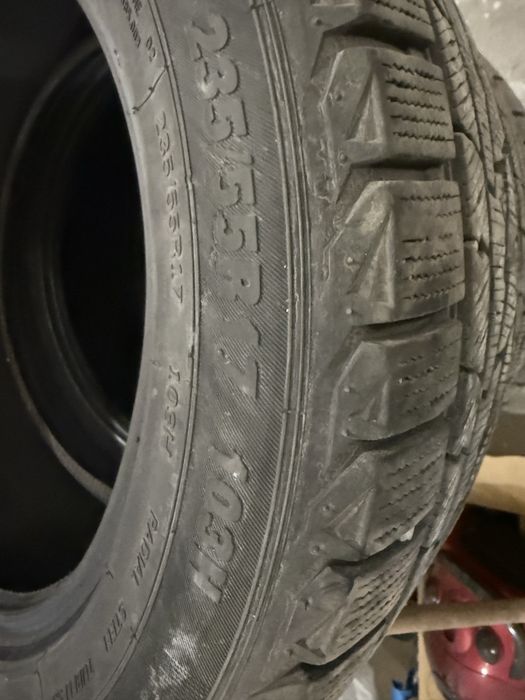 235/55R17 продам