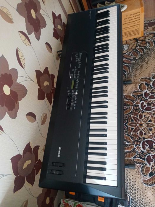 Студійний інструмент Yamaha KX 8 , MIDI - клавіатура , 88 клавіш