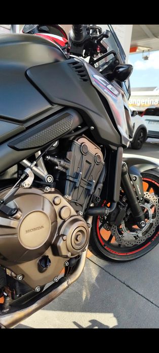 Cb650f ano 2017 , revisão feita com pneus novos