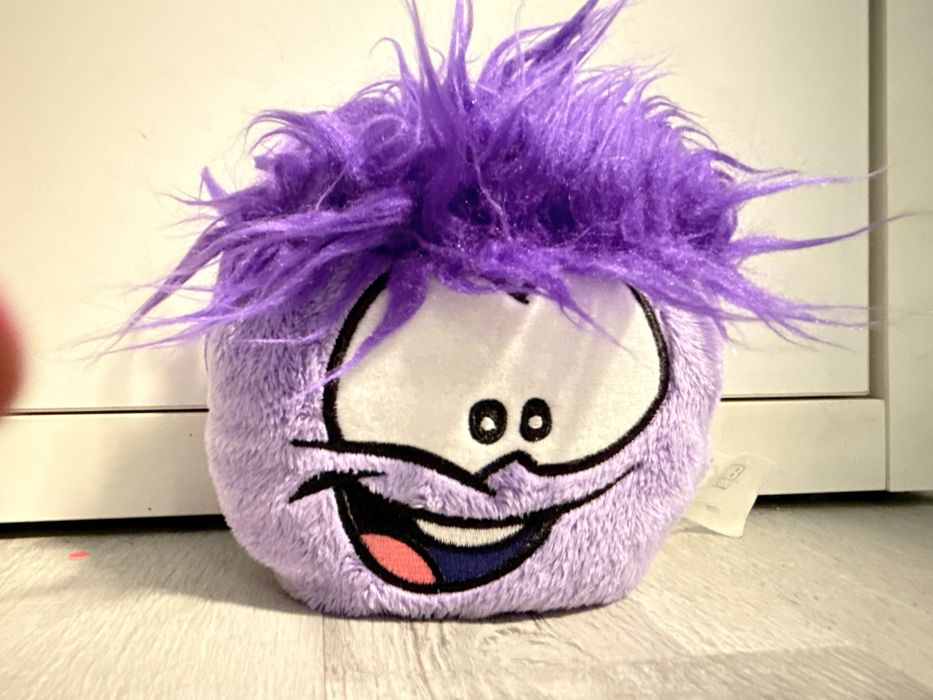Pluszowy pufek Club Penguin