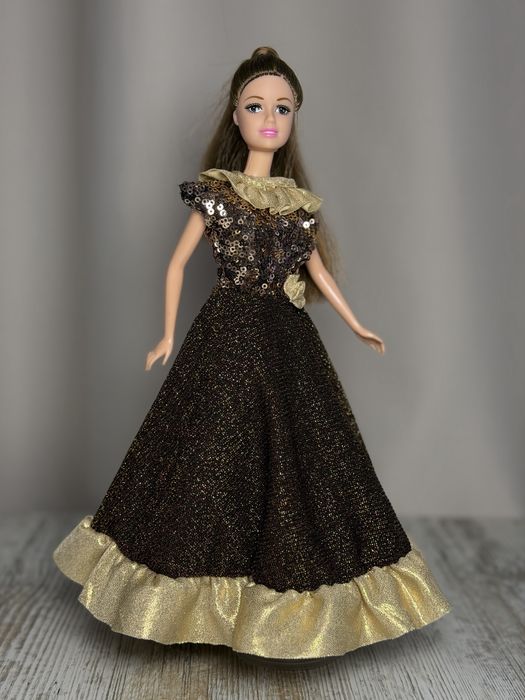 Сукні для ляльки Барбі