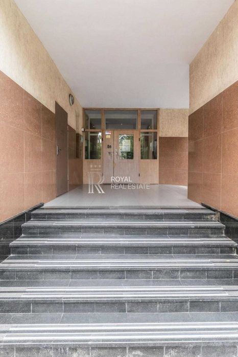 Продаж Квартира Київ ЖК «Оазис» Оболонь 2 кімнати 73,5 м² Вид на Дніпро 12 поверх Кладова Яхт-клуб Набережна Престижна локація Інфраструктура