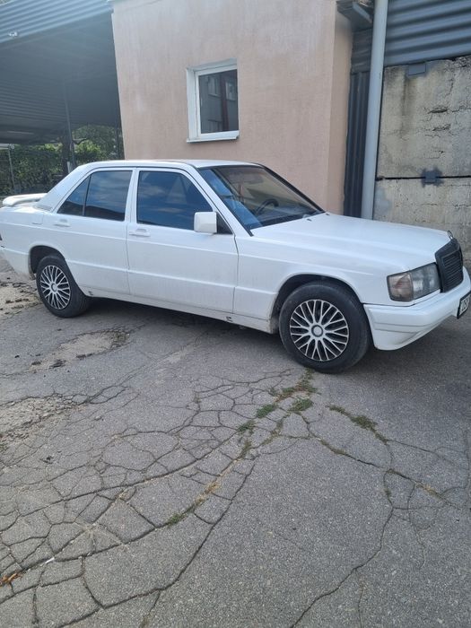 Продам мерседес 190.