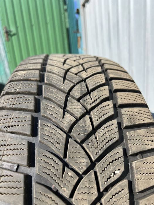 Зимова гума goodyear