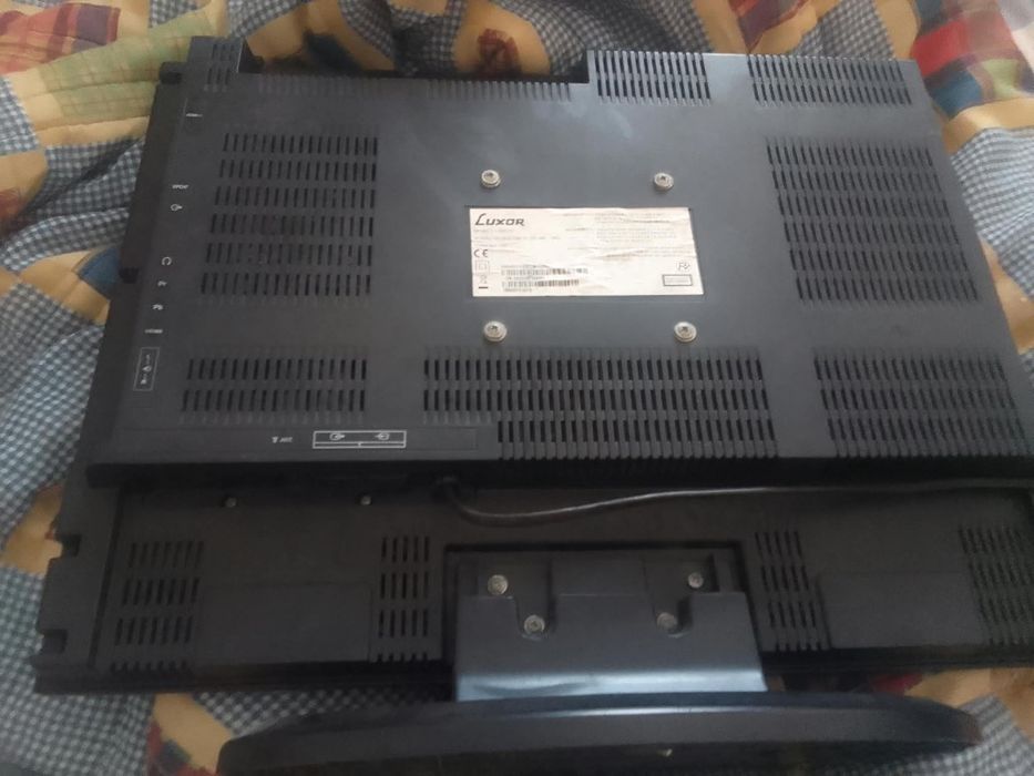 Monitor Luxor 50hz a funcionar