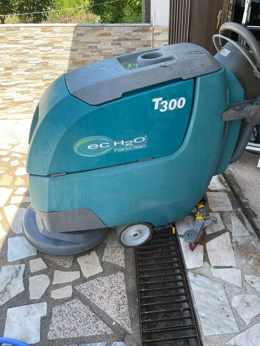 Auto-Lavadora Tennante T-300