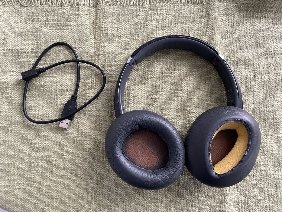 Headphones Sony WH-CH700N