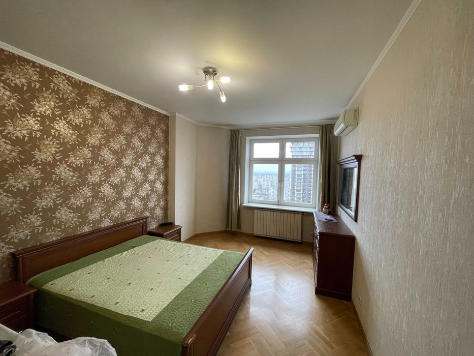 вул .Левка Лук'яненка 21/3