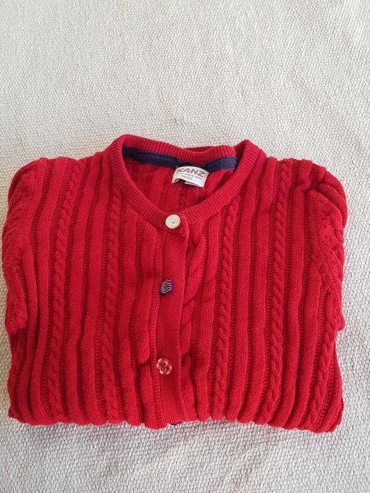 Elegancki, czerwony sweterek zapinany. 100% bawełna