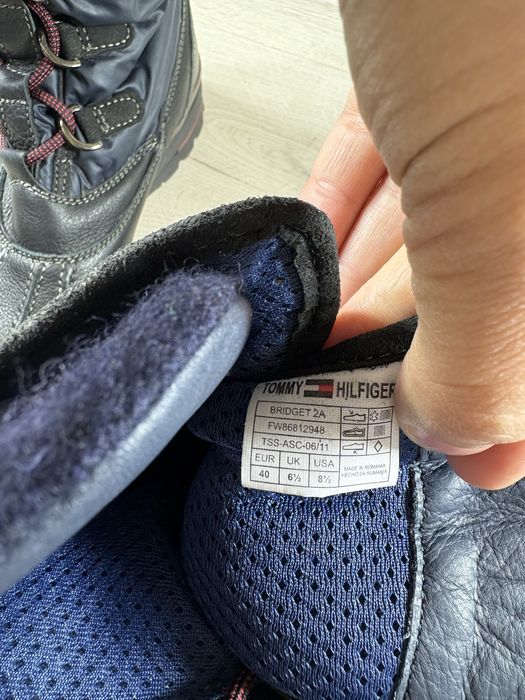 Tommy Hilfiger жіночі утеплені сапоги 40 розмір