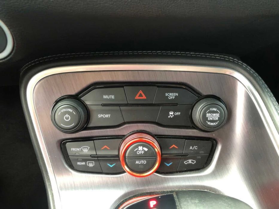 Dodge Challenger      2017