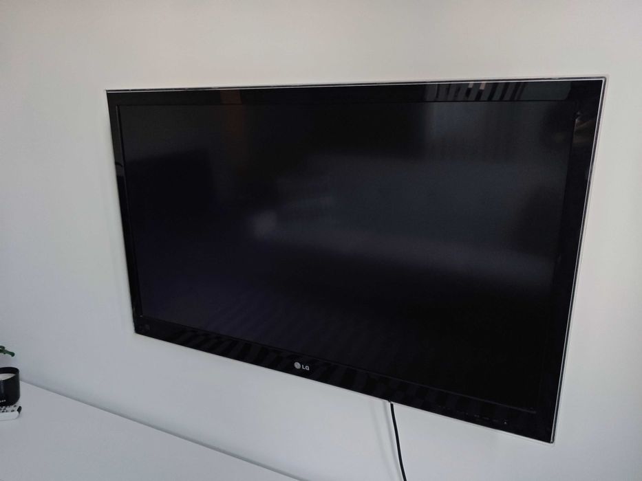 Monitor TV LG 42 uchwyt ścienny gratis