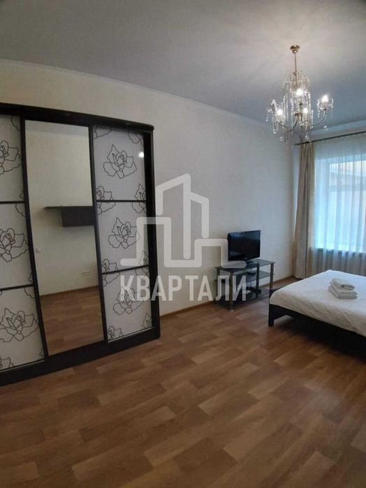 Продаж Центр  вул. Мала Житомирська 18 Майдан Незалежності 3х