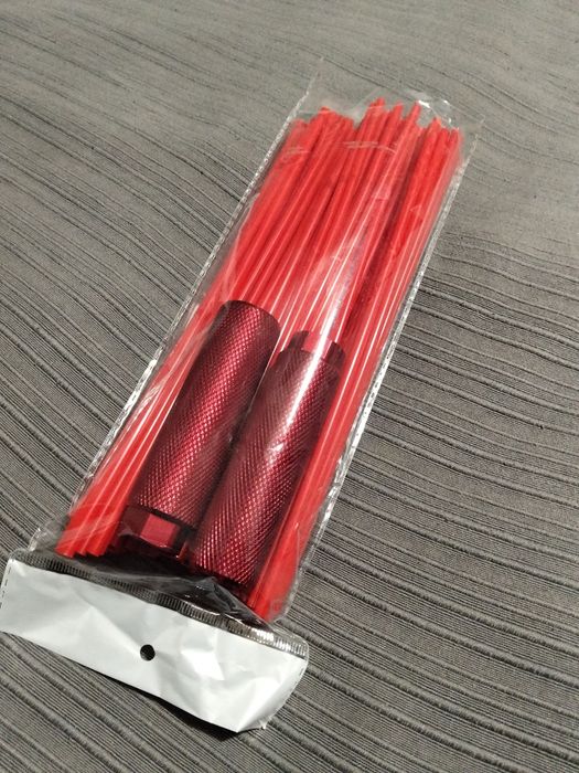 Palhinhas para bicicleta e pezinhos