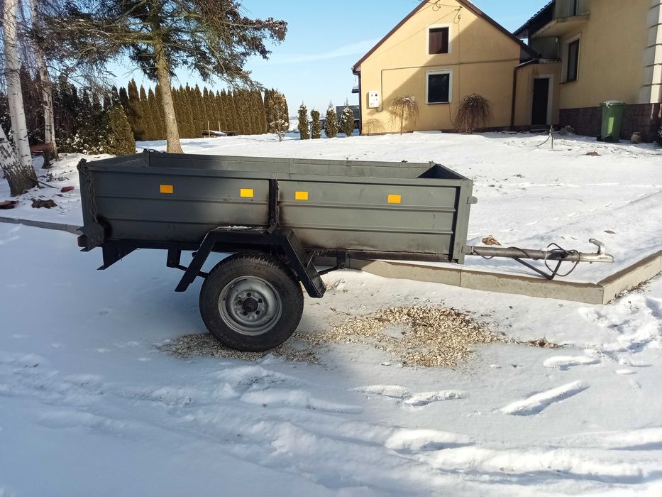 Przyczepka samochodowa