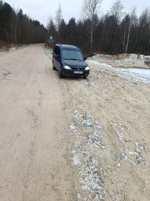 Авто Опель комбо