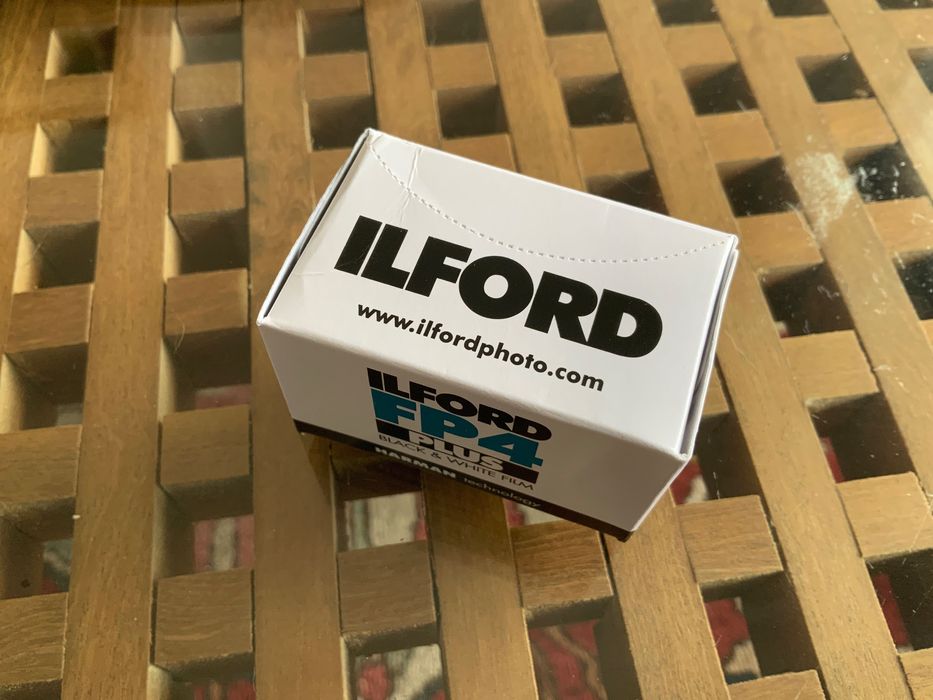 Filme Ilford FP4 Plus 125. 36 exp. Validade 11/27