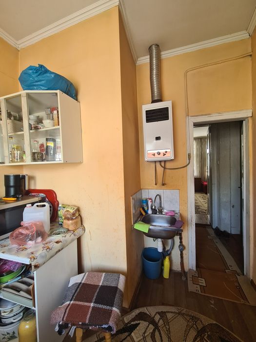 Оренда однокімнатної квартири  по вул Руська,  перший поверх.