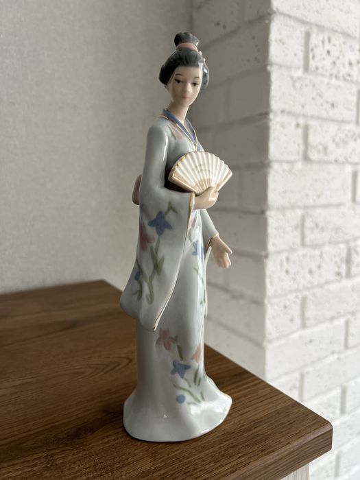 Фігурка Pavone Японка 31 см фарфор нова