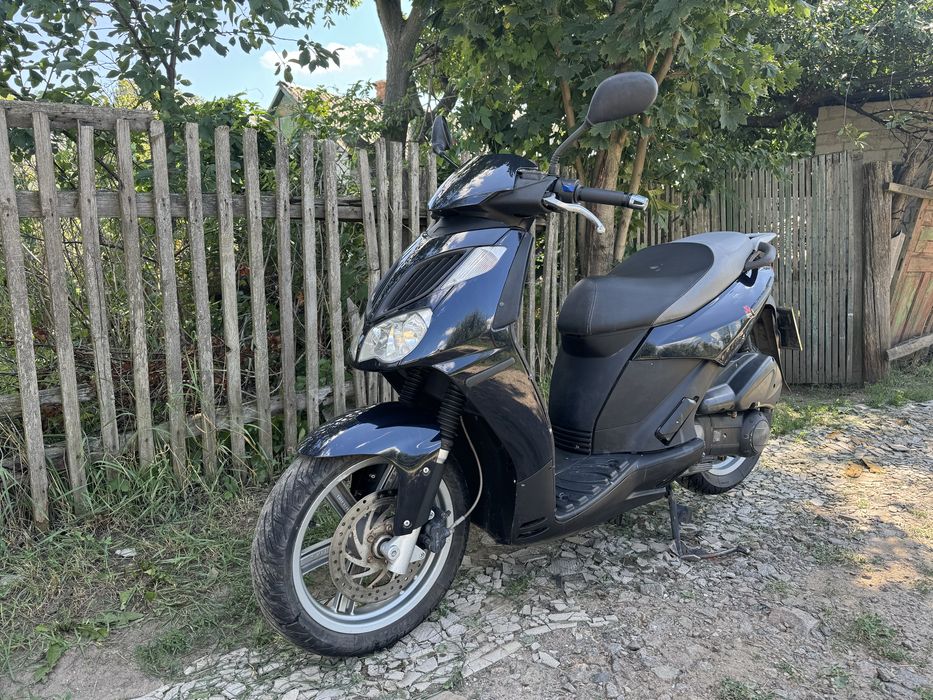 Продам мопед скутер априлиа