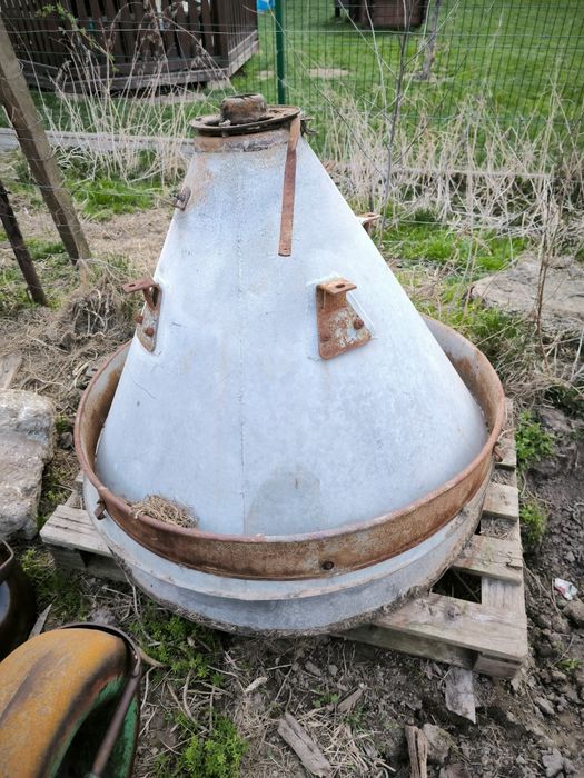 Części rozsiewacza Lejek