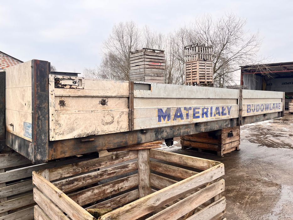 Sprzedam skrzynie burtę