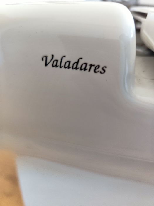 Sanita com autoclismo Valadares