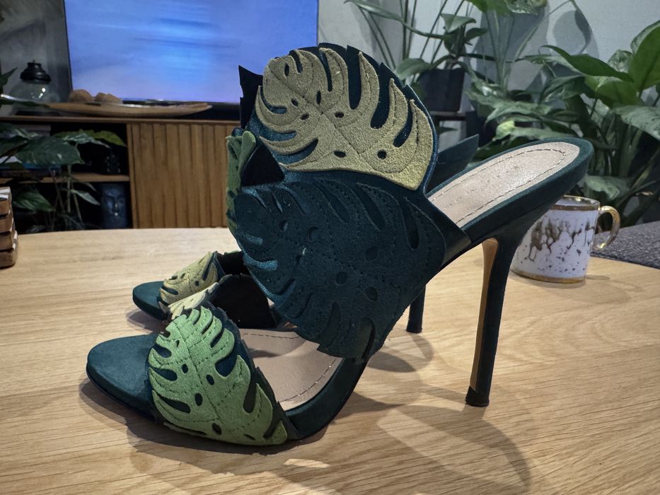 Klapki ZARA rozmiar 38 skóra