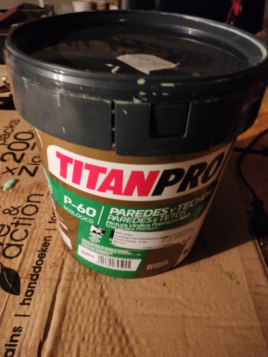 Tinta verde pastel  acrílica Titan pro para Interior