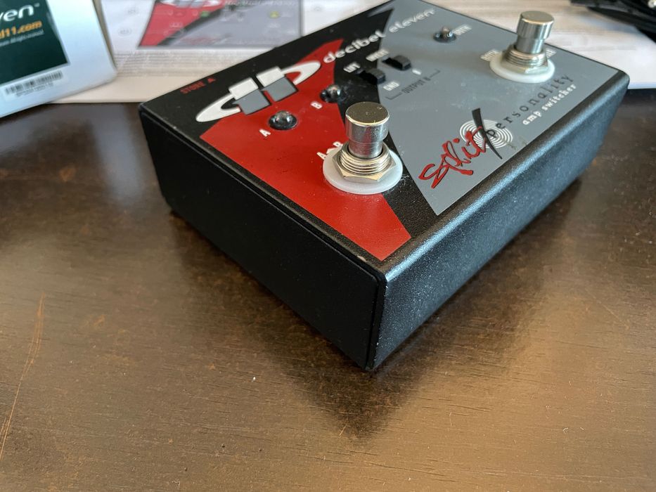 Decibel Eleven - Split Personality (Pedal AB-Y)