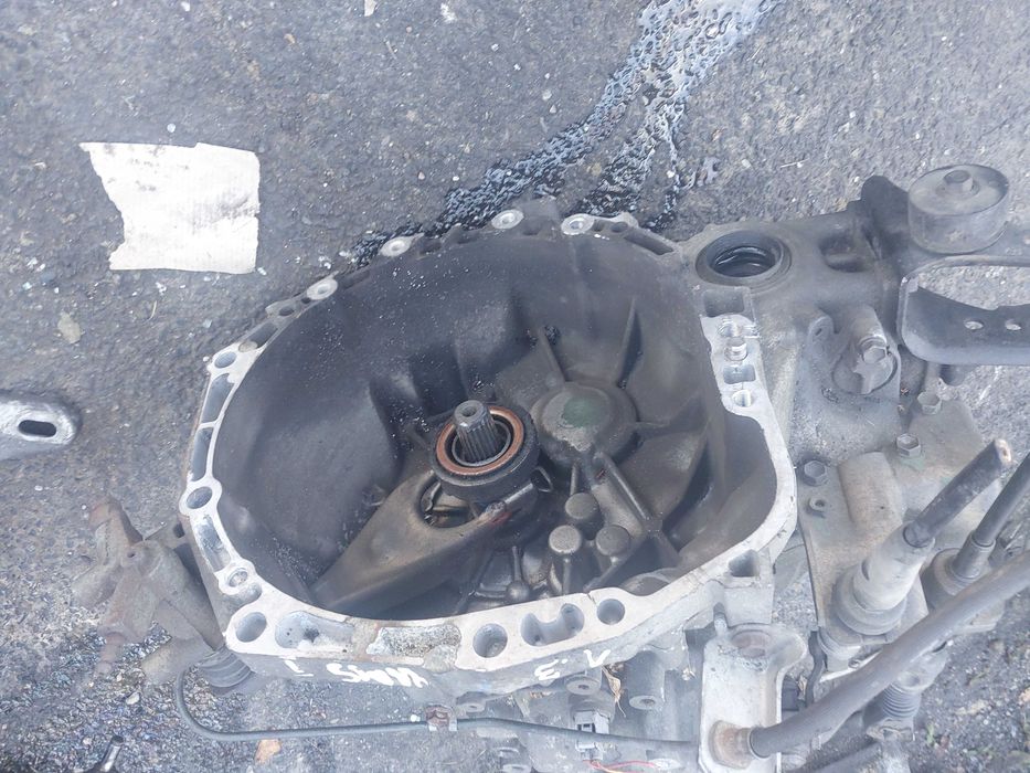 Skrzynia biegow toyota yaris 1 lift  1.3   16v  sprawna