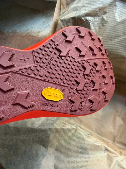 Nowe buty do biegania NIKE ULTRAFLY TRAIL ZOOMX 45,5.