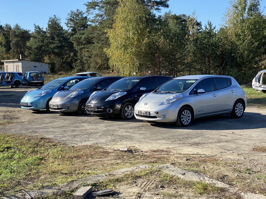Розборка Nissan Leaf ляда фонарь кришка багажника задний бампер Лиф