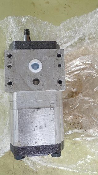 Sprzedam pompę hydrauliczną od masseya 3060